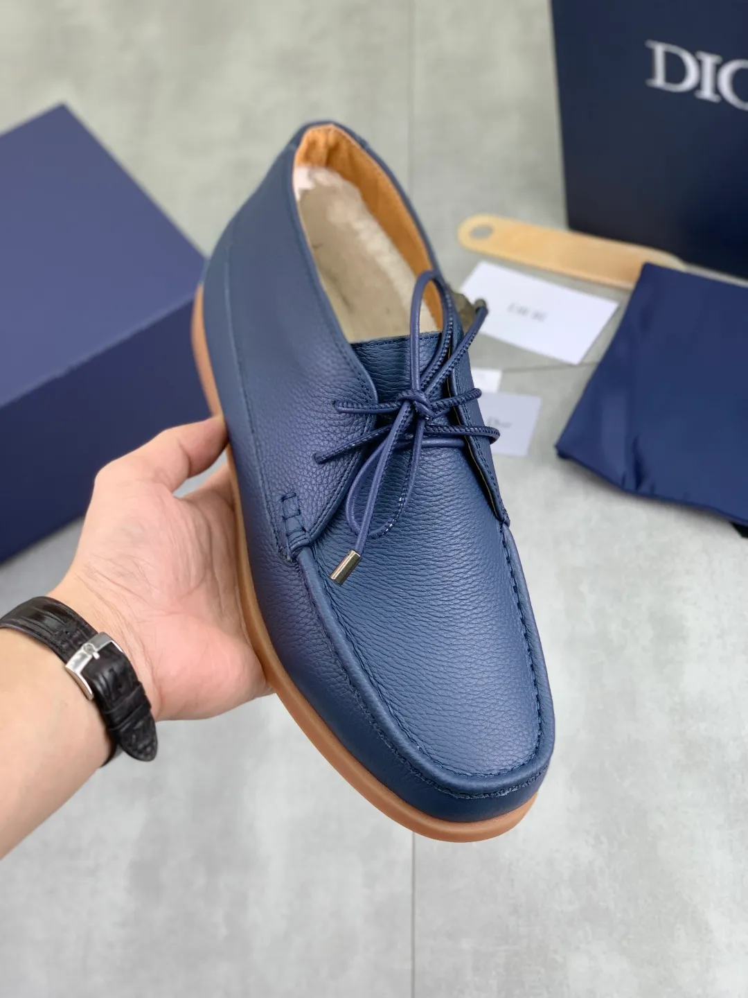 Men's men's shoes 💰P580 new style wool lining 💰high version 💎💎💎Dior original version! Top Italian purchasing agent! Men's high-top business casual leather shoes, original imported calfskin upper, ultimate texture, gentleman style, warm real wool lining inside, top-quality original Italian rubber outsole, first-class workmanship, top quality! Size: 39-44 (45 customized)